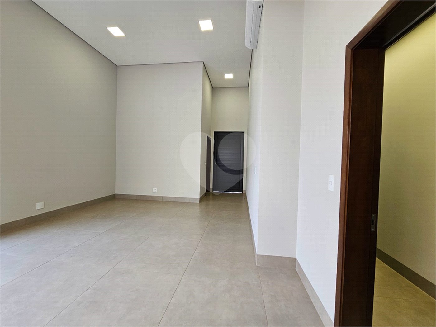 Casa à venda com 4 suítes no condomínio Residencial Terras de Siena, Ribeirão Preto - SP