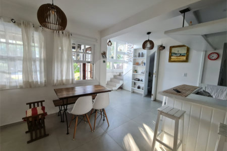 Casa à venda com 2 quartos, sendo 1 suíte, em Manguinhos, Armação dos Búzios, RJ