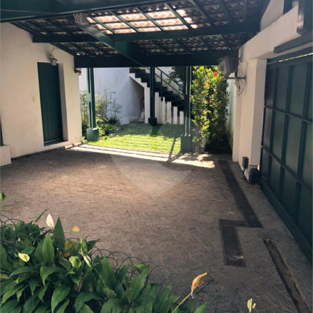 Sobrado à venda com 3 quartos, sendo 1 suíte,  em Panamby, São Paulo, SP