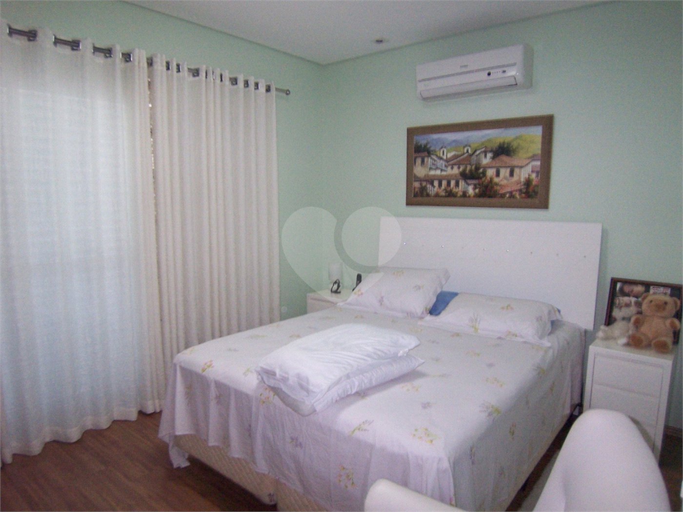 Casa à venda com 3 suítes no condomínio Residencial Recanto dos Paturis, Vinhedo - SP