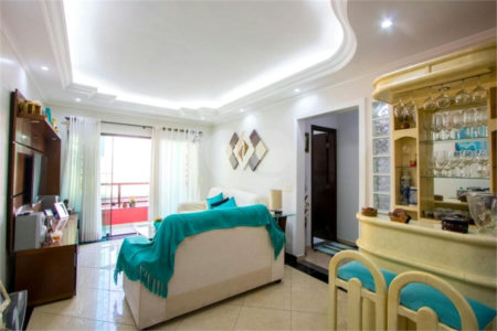 Apartamento à venda com 3 quartos, sendo 1 suíte, em Vila Assunção, Santo André, SP