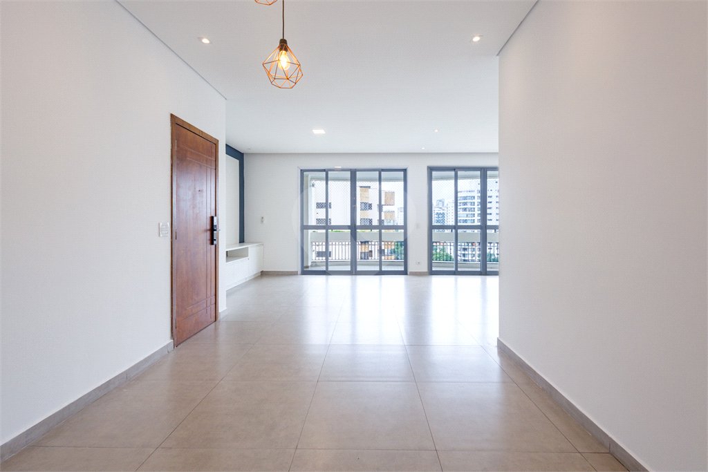 Apartamento à venda com 4 quartos, sendo 2 suítes,  em Indianópolis, São Paulo, SP