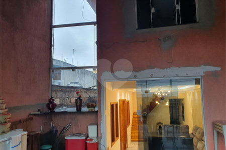 Sobrado à venda com 2 quartos, sendo 1 suíte, em Jardim Meliunas, São Paulo, SP