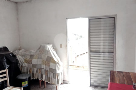 Casa de Vila à venda com 4 quartos, sendo 1 suíte, em Vila Mazzei, São Paulo, SP