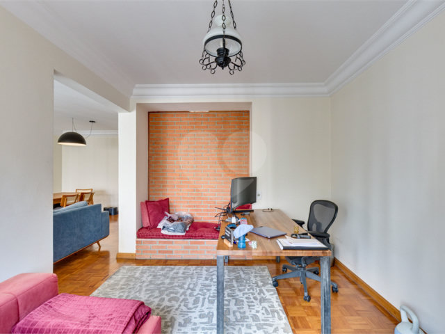 Apartamento à venda com 3 quartos, sendo 2 suítes,  em Moema, São Paulo, SP