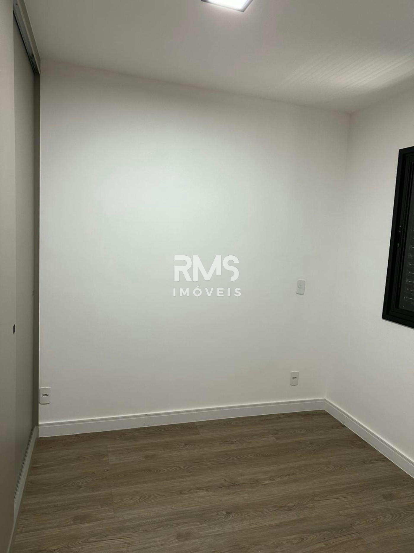 Apartamento à venda ou para alugar com 2 quartos, sendo 1 suíte,  em Itu Novo Centro, Itu, SP