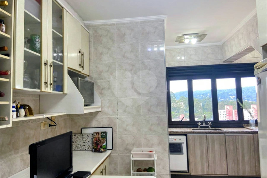 Apartamento à venda com 3 quartos, sendo 1 suíte, em Jardim Leonor Mendes de Barros, São Paulo, SP