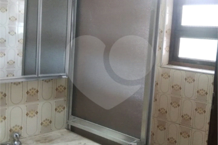 Casa à venda com 5 quartos, sendo 3 suítes, no condomínio Alpes da Cantareira, Mairiporã - SP