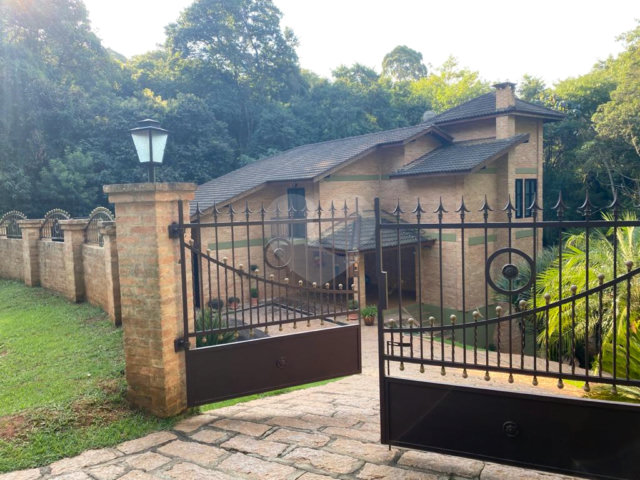 Casa à venda com 2 suítes no condomínio Residencial Cantareira, Mairiporã - SP