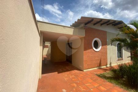 Casa à venda com 3 quartos em Jardim do Carmo, Araraquara, SP