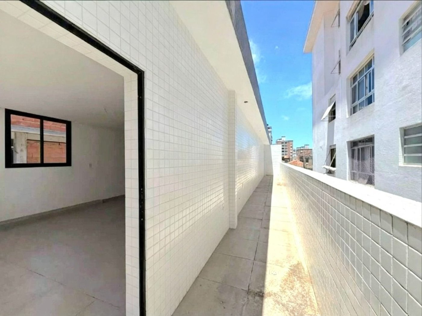 Sobreposta Alta à Venda na Aparecida em Santos | 3 Suítes | Piscina | Salão de Festas | 2 Vagas | 202 m²
