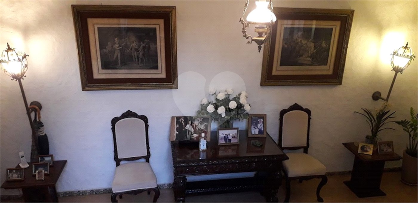 Sobrado à venda com 4 quartos, sendo 2 suítes, em Vila Madalena, São Paulo, SP