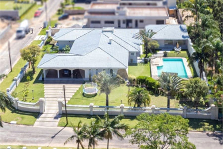 Casa à venda com 7 quartos, sendo 1 suíte, em Condomínio Flamboyant-b, Atibaia, SP