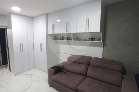 Apartamento à venda no bairro Bela Vista.