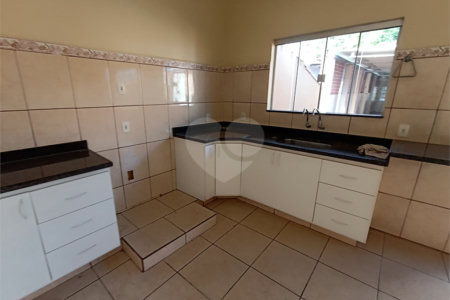 Casa à venda com 3 quartos, sendo 2 suítes,  no Centro, Itapetininga, SP