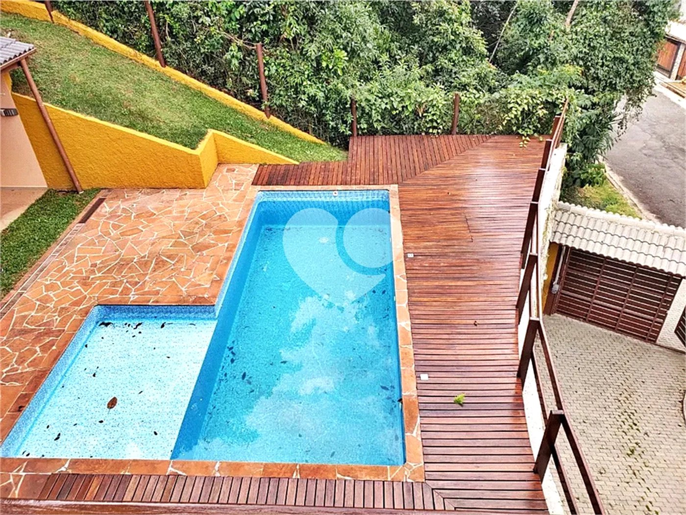 Casa à venda ou para alugar com 7 quartos, sendo 5 suítes, no condomínio Sausalito, Mairiporã - SP