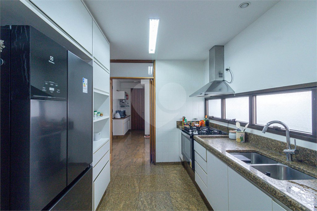 Apartamento à venda com 4 quartos, sendo 3 suítes, em Campo Belo, São Paulo, SP