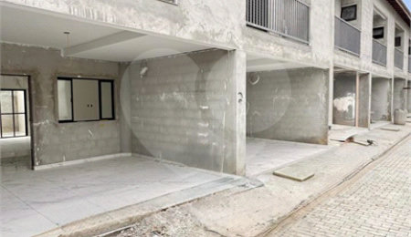Casa à venda com 3 quartos, sendo 1 suíte,  no condomínio Miguel Comitre, Poá - SP