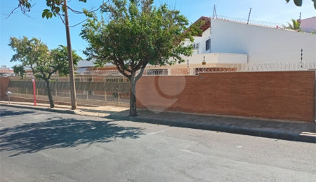 Casa à venda com 3 quartos, sendo 1 suíte,  em Vila José Bonifácio, Araraquara, SP
