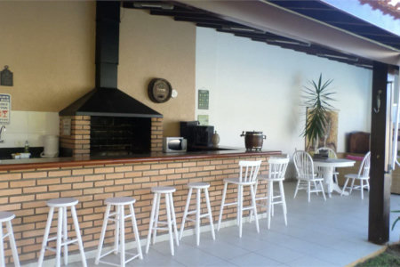 Sobrado à venda com 4 suítes em Recanto Impla, Carapicuíba, SP