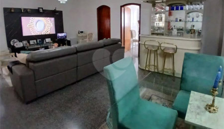 Sobrado à venda com 4 quartos, sendo 2 suítes,  em Vila Santa Maria, São Paulo, SP