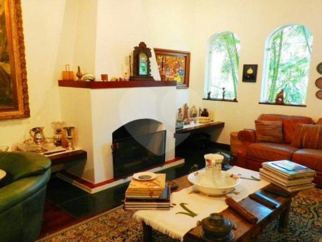 Casa de Vila à venda com 5 quartos, sendo 2 suítes,  em Jardim Marajoara, São Paulo, SP