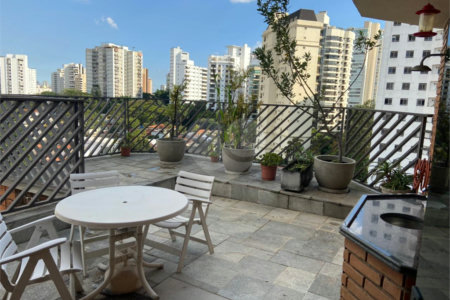 Apartamento à venda com 4 quartos, sendo 1 suíte, em Campo Belo, São Paulo, SP