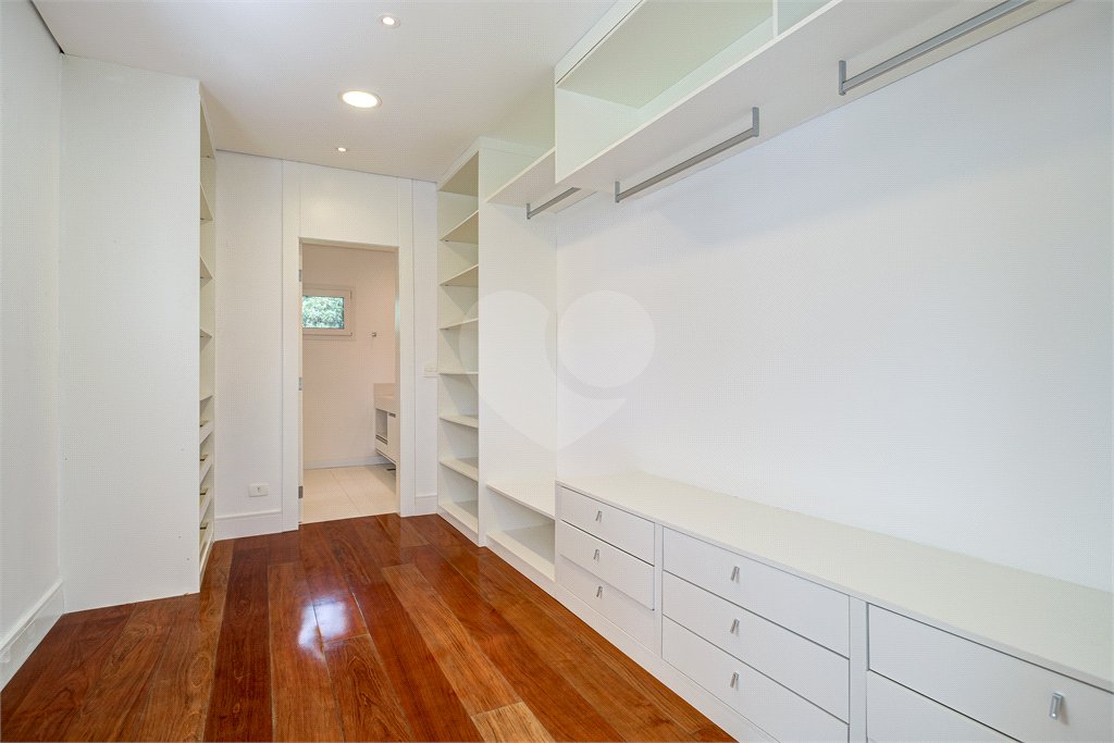 Casa à venda ou para alugar com 4 suítes no condomínio Chácara Flora, São Paulo - SP