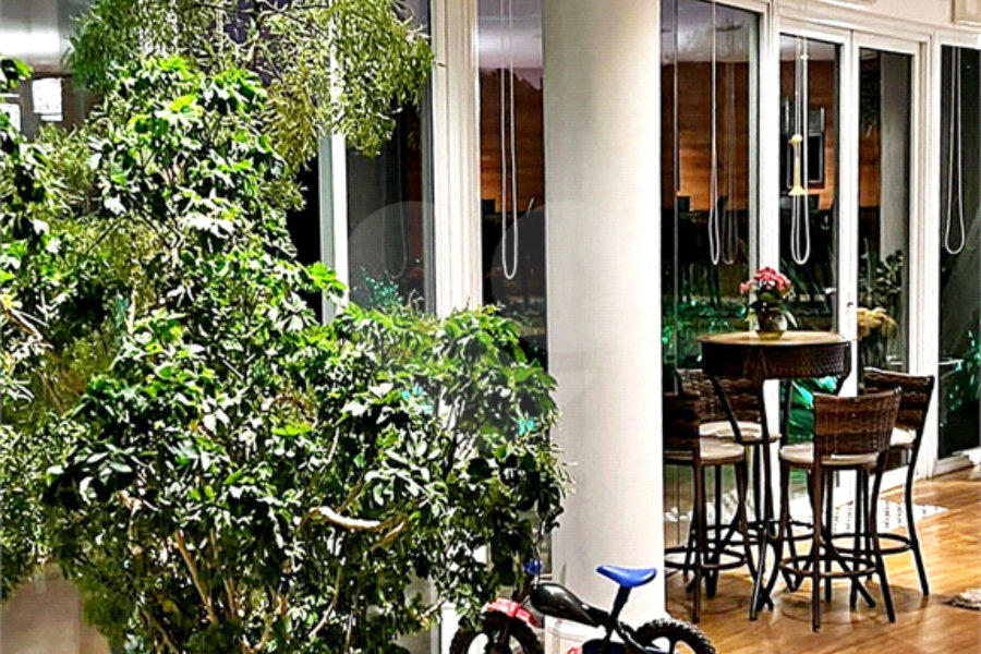 Casa à venda com 4 suítes no condomínio Residencial Jd. Ibiratiba, São Paulo - SP