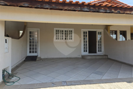 Casa à venda com 3 quartos, sendo 1 suíte, no condomínio Parque das Árvores, Sorocaba - SP