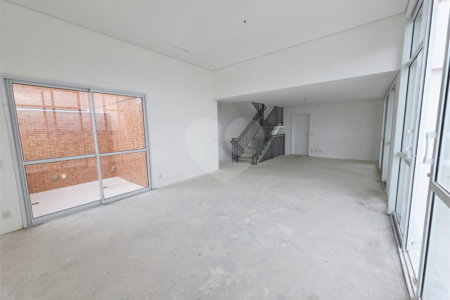 Triplex à venda com 4 suítes em Anhangabaú, Jundiaí, SP