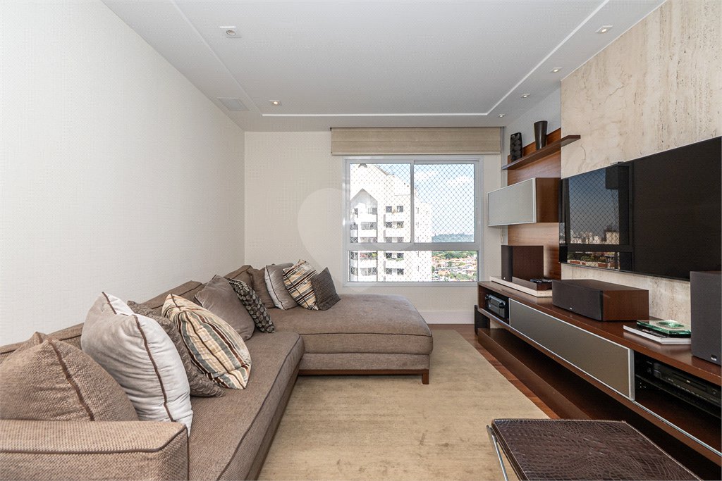Apartamento à venda com 3 suítes em Sumarezinho, São Paulo, SP