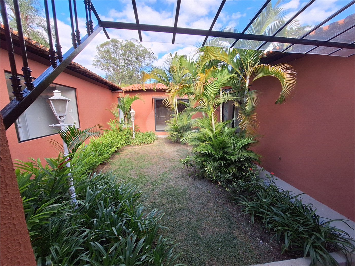 Casa à venda ou para alugar com 4 quartos, sendo 3 suítes, no condomínio Chácara Residencial Santa Maria, Votorantim - SP