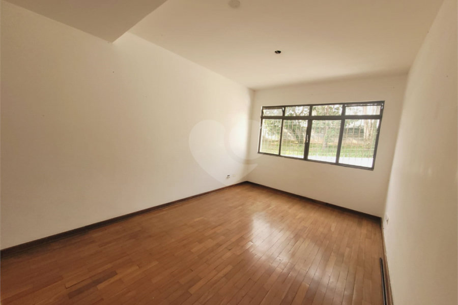 Casa à venda com 3 quartos, sendo 1 suíte, em Parque Maria Domitila, São Paulo, SP