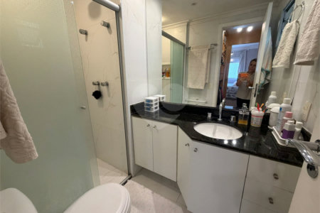 Apartamento à venda com 3 quartos, sendo 1 suíte,  em Vila Regente Feijó, São Paulo, SP