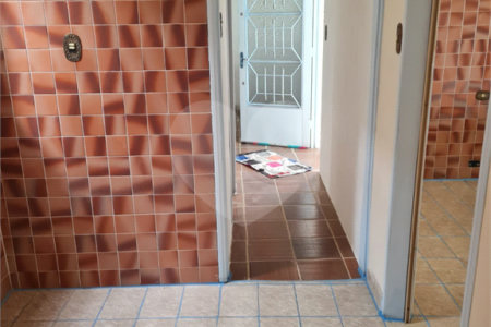 Casa à venda com 6 quartos em Vila dos Remédios, São Paulo, SP