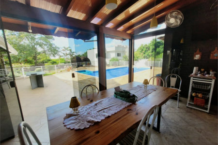 Casa à venda com 4 quartos, sendo 3 suítes,  no condomínio Acmti - Colinas do Mosteiro, Terras de Itaici e Recanto dos Pássaros, Indaiatuba - SP