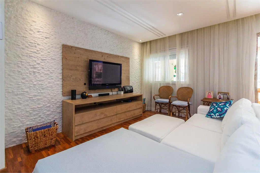 Apartamento à venda com 3 suítes em Vila Cordeiro, São Paulo, SP