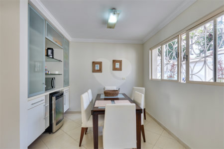 Casa de Vila à venda com 4 quartos, sendo 2 suítes, em Campo Grande, São Paulo, SP
