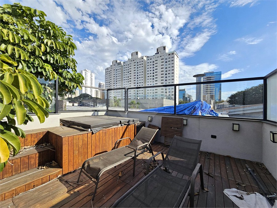 Casa de Vila à venda com 3 suítes em Vila Nova Conceição, São Paulo, SP