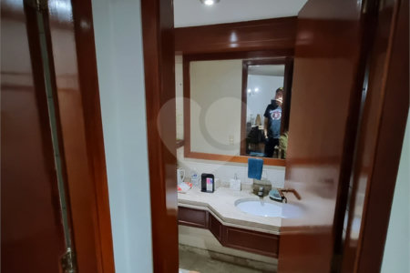 Apartamento à venda com 3 quartos, sendo 1 suíte, em Indianópolis, São Paulo, SP
