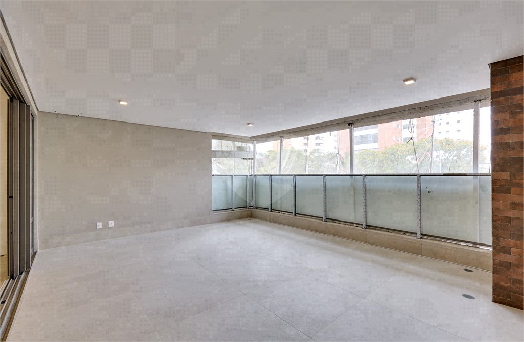 Apartamento à venda com 4 suítes em Campo Belo, São Paulo, SP