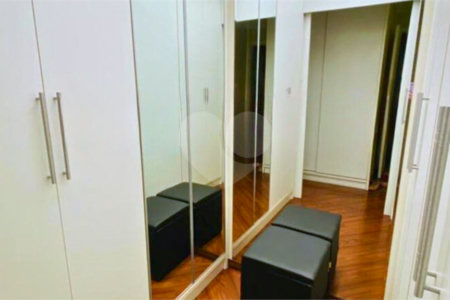 Casa à venda com 4 quartos, sendo 2 suítes, no condomínio Sunríse, São Paulo - SP
