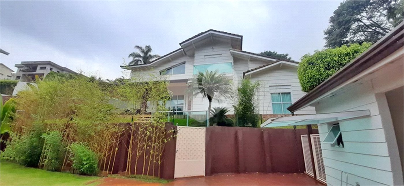 Casa à venda com 3 quartos, sendo 1 suíte, no condomínio Suíça da Cantareira, Mairiporã - SP