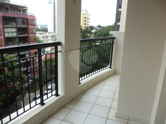 Apartamento para alugar com 2 quartos, sendo 1 suíte,  em Vila Madalena, São Paulo, SP