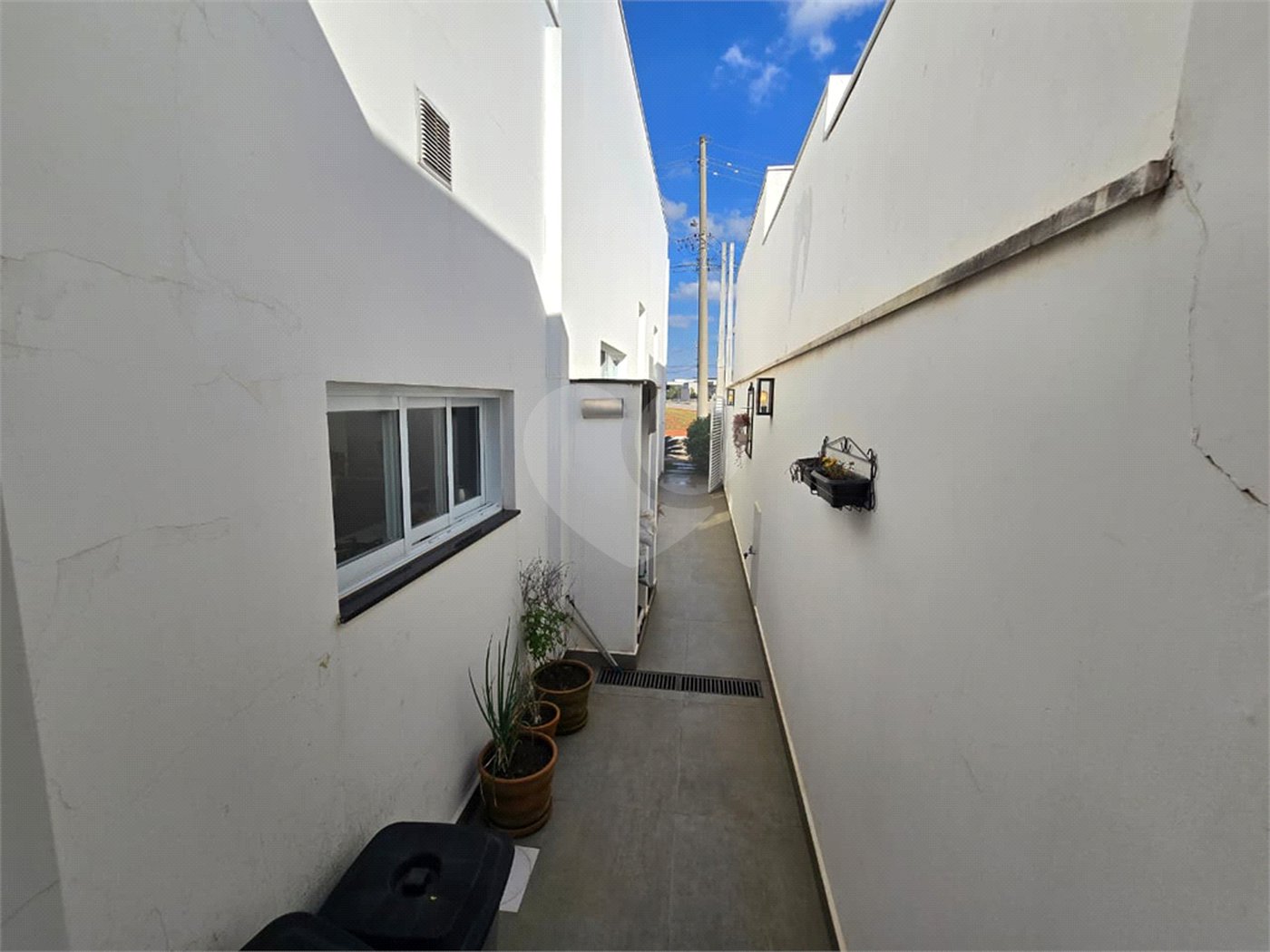Casa à venda com 3 quartos, sendo 2 suítes, no condomínio Golden, Itapetininga - SP