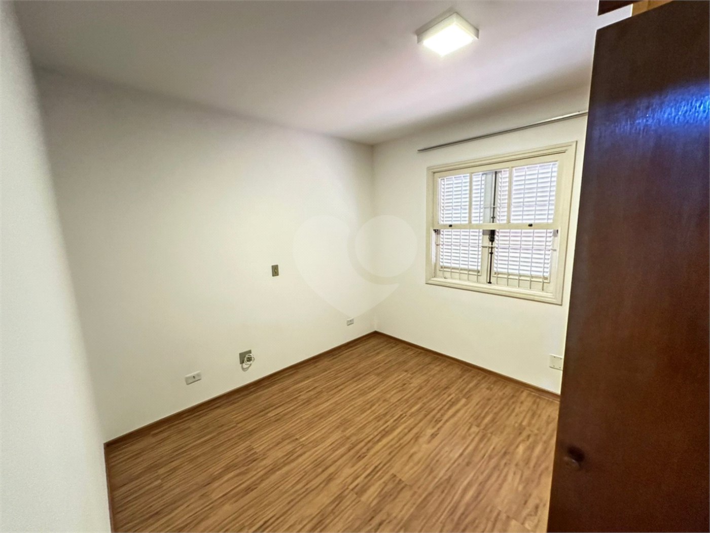Casa à venda com 3 quartos, sendo 1 suíte, em Jardim Trussardi, São Paulo, SP