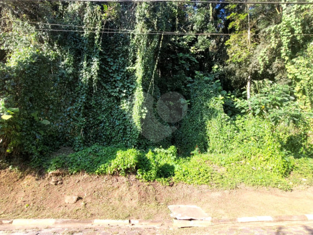 Terreno à venda no condomínio Parque Petrópolis 4 Secção, Mairiporã - SP