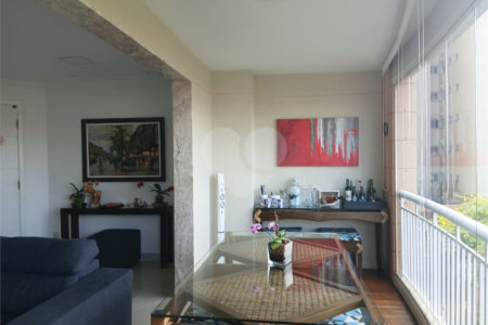 Apartamento à venda com 3 quartos, sendo 1 suíte, em Tatuapé, São Paulo, SP
