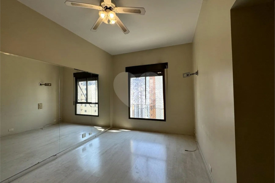 Apartamento à venda com 4 quartos, sendo 2 suítes, em Morumbi, São Paulo, SP